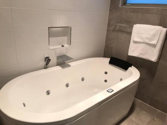 Bridal Falls Cottage 로라 외부 사진